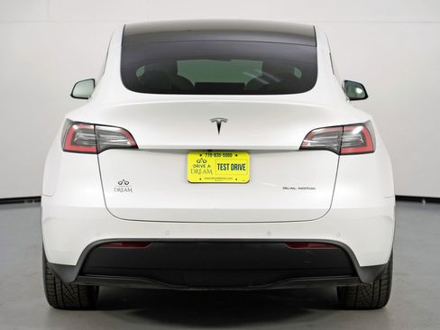 Used 2020 Tesla Model Y Long Range image 51