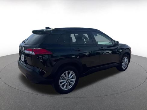 Used 2025 Toyota Corolla Cross LE image 15