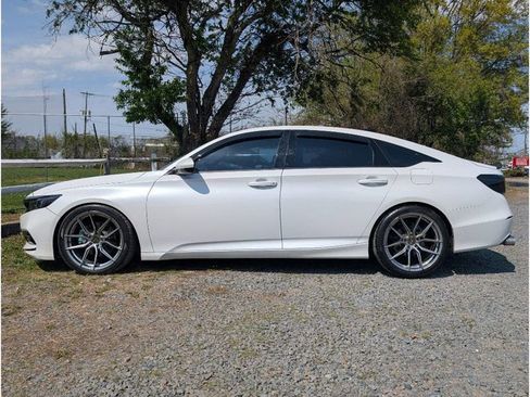 Used 2019 Honda Accord Sport image 9