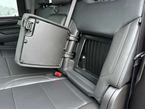 Used 2024 GMC Sierra 2500 SLT w/ SLT Premium Package image 21