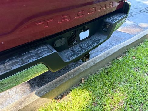 Used 2021 Toyota Tacoma SR5 RWD image 10