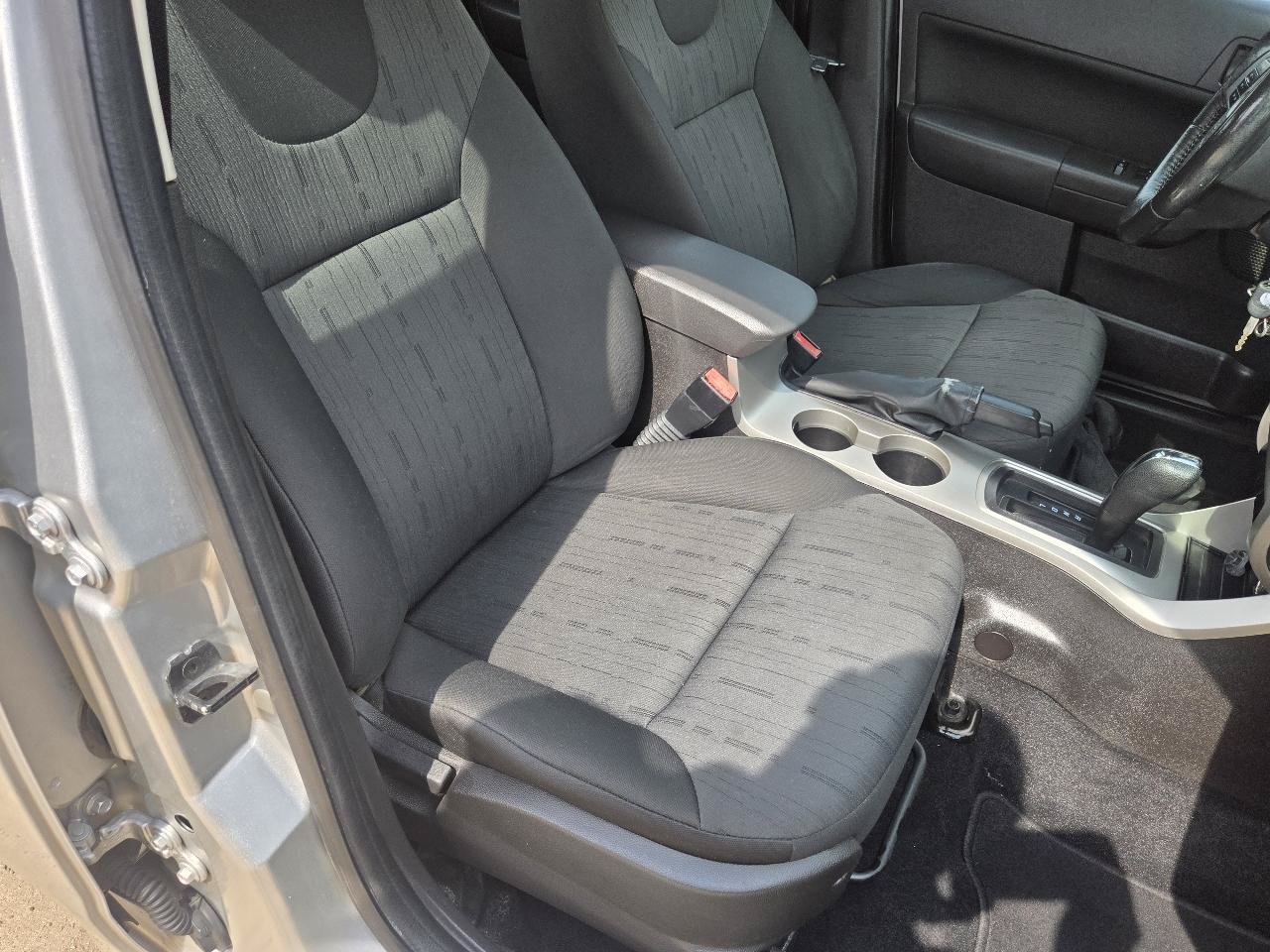 Used 2009 Ford Focus SE FWD image 13