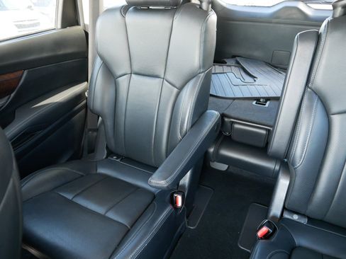 Used 2023 Subaru Ascent Touring AWD/4WD image 12