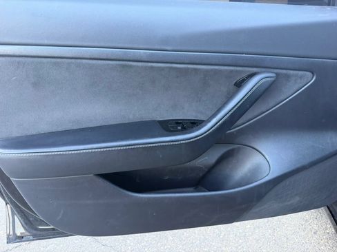 Used 2020 Tesla Model 3 Standard Range Plus RWD image 9