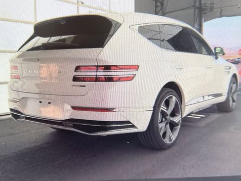 Used 2026 Genesis GV80 3.5T Prestige image 2
