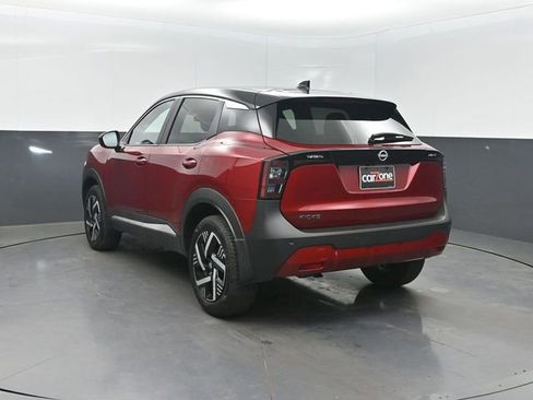 Used 2025 Nissan Kicks SV image 3