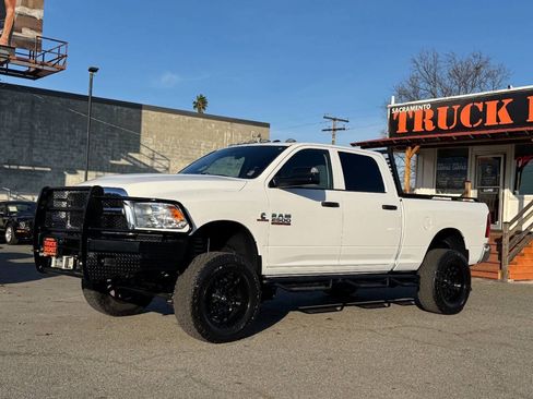 Used 2017 RAM 2500 Tradesman w/ Chrome Appearance Group AWD/4WD image 3
