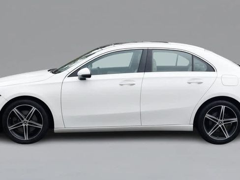 Used 2022 Mercedes-Benz A 220 4MATIC image 8