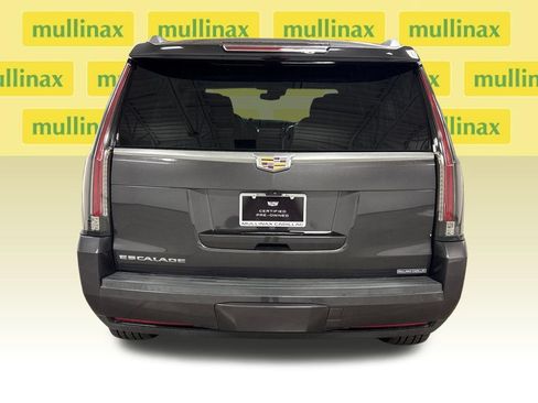 Used 2018 Cadillac Escalade Premium Luxury RWD image 19