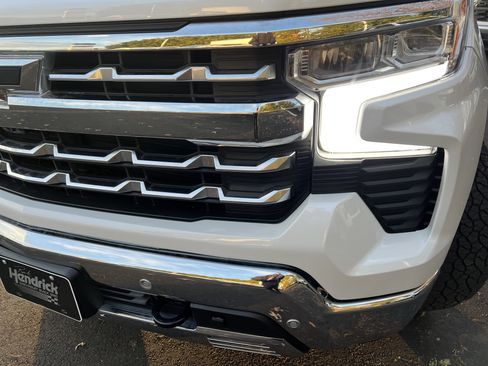 Used 2023 Chevrolet Silverado 1500 LTZ w/ Technology Package image 6