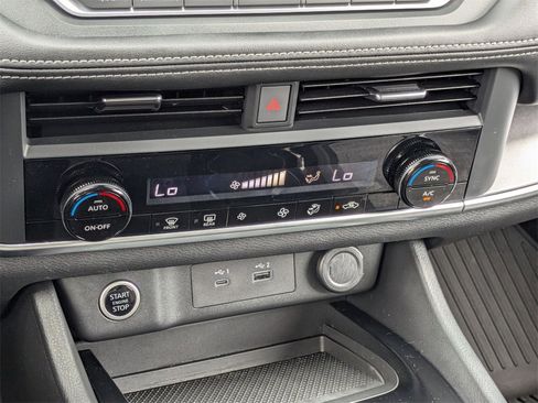 Certified 2023 Nissan Rogue SV image 24