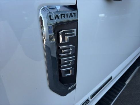 Used 2022 Ford F350 Lariat w/ Lariat Ultimate Package AWD/4WD image 9