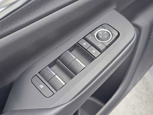 Certified 2026 Toyota Prius Plug-In Hybrid FWD image 24