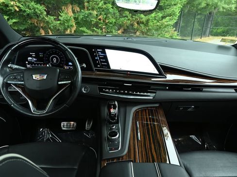 Used 2024 Cadillac Escalade Premium Luxury w/ LPO, Floor Liner Package AWD/4WD image 15