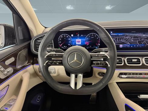 Used 2024 Mercedes-Benz GLS 450 4MATIC image 15