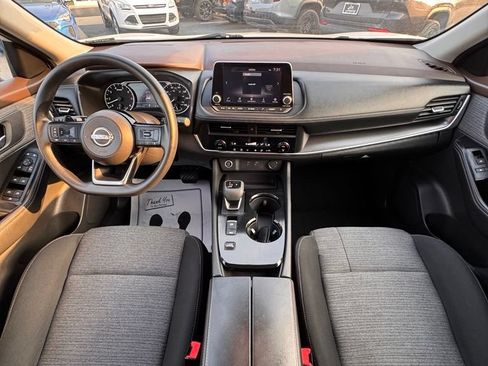 Used 2023 Nissan Rogue SV FWD image 17