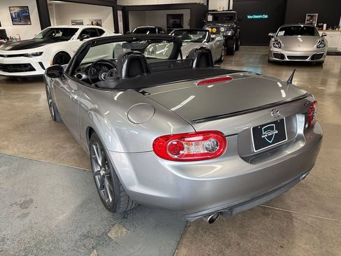 Used 2014 MAZDA MX-5 Miata Club RWD image 9