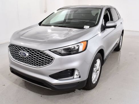 Used 2023 Ford Edge SEL w/ Convenience Package AWD/4WD image 2