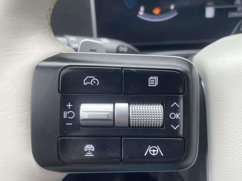 Used 2025 Hyundai Santa Fe SEL FWD image 23