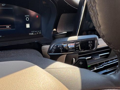 Used 2023 Lincoln Corsair FWD image 21