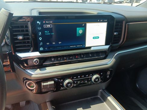 Used 2024 Chevrolet Silverado 2500 High Country w/ High Country Premium Package AWD/4WD image 13