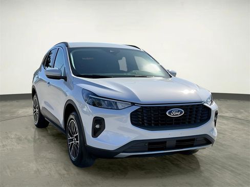 Certified 2026 Ford Escape SE image 13