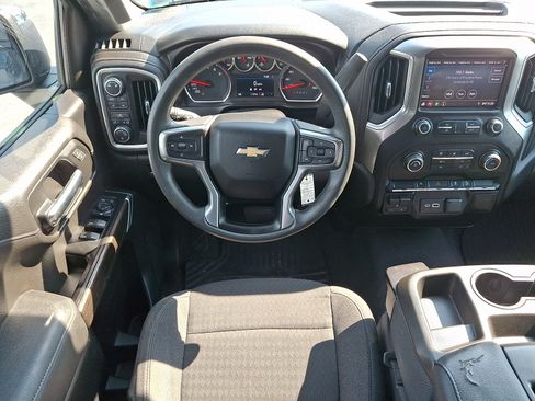 Used 2019 Chevrolet Silverado 1500 LT w/ Z71 Off-Road Package AWD/4WD image 11