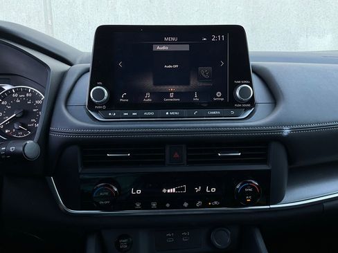 Used 2025 Nissan Rogue SV image 26