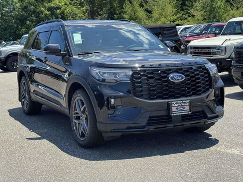 New 2026 Ford Explorer ST-Line w/ ST-Line Street Pack AWD/4WD image 2