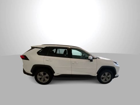 Used 2024 Toyota RAV4 LE image 9