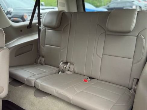 Used 2017 Chevrolet Suburban Premier AWD/4WD image 22