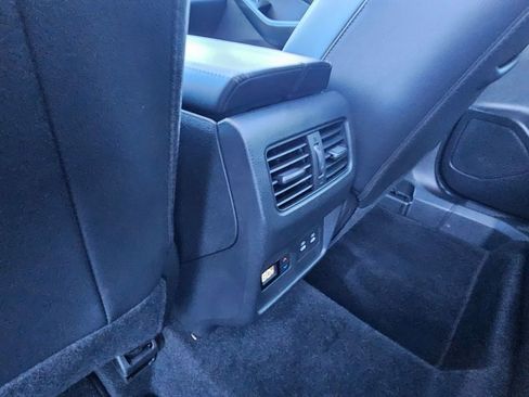 Certified 2025 Nissan Rogue SL w/ Tech Package FWD image 15