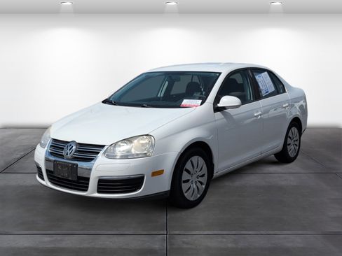 Used 2010 Volkswagen Jetta S FWD image 4