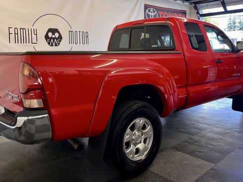 Used 2006 Toyota Tacoma PreRunner RWD image 3