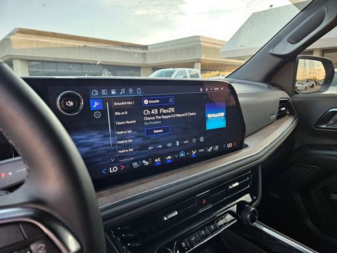 Used 2025 Chevrolet Tahoe High Country image 18