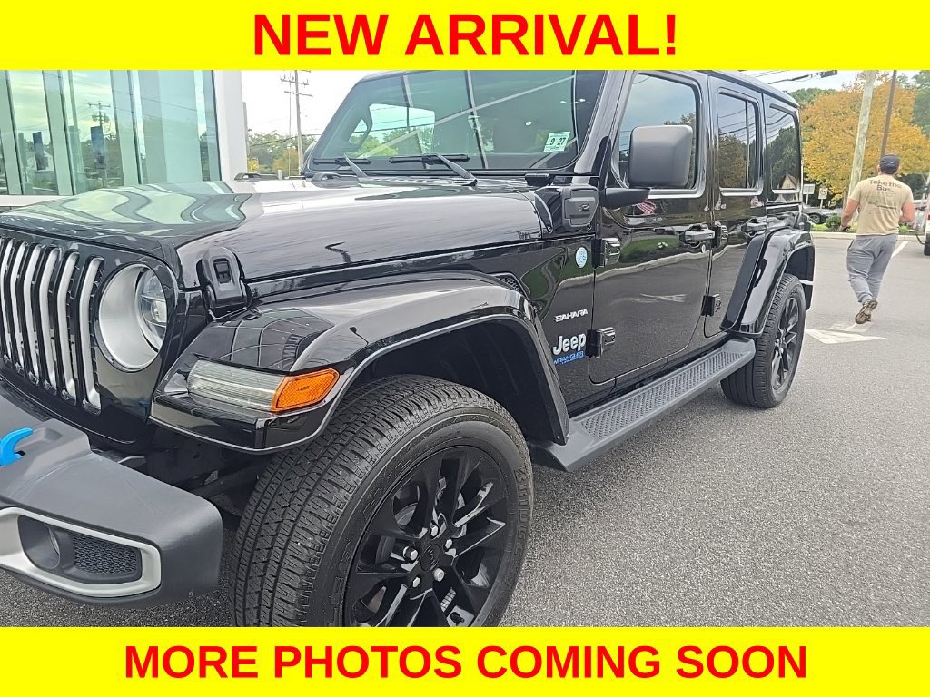 Used 2022 Jeep Wrangler Unlimited Sahara w/ Cold Weather Group AWD/4WD image 4