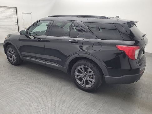 Used 2022 Ford Explorer XLT w/ Equipment Group 202A AWD/4WD image 3