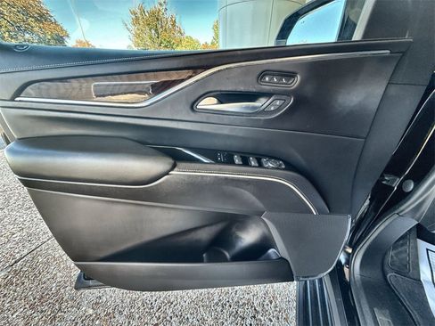 Used 2023 Cadillac Escalade ESV Sport Platinum image 21