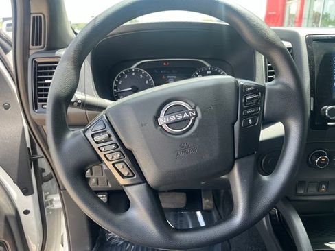 Used 2023 Nissan Frontier SV w/ Midnight Edition Package RWD image 13