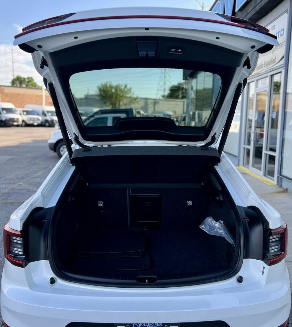 Used 2022 Polestar Polestar 2 w/ Pilot Package AWD/4WD image 9