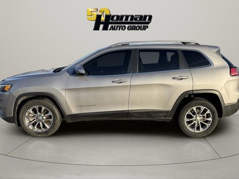 Used 2019 Jeep Cherokee Latitude Plus image 2