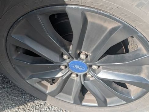 Used 2020 Ford F150 XLT w/ Equipment Group 302A Luxury AWD/4WD image 9