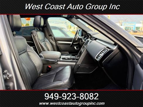 Used 2020 Land Rover Discovery Landmark image 13