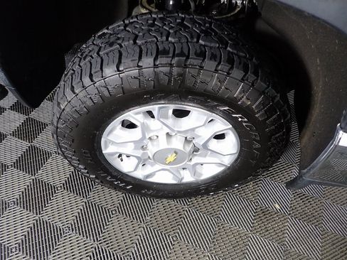 Used 2021 Chevrolet Silverado 2500 LTZ image 36