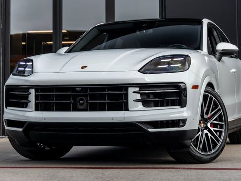 New 2026 Porsche Cayenne S image 6