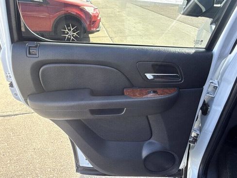 Used 2007 Chevrolet Tahoe LTZ w/ LTZ Preferred Equipment Group image 19