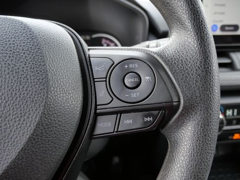 Certified 2025 Toyota RAV4 XLE image 29