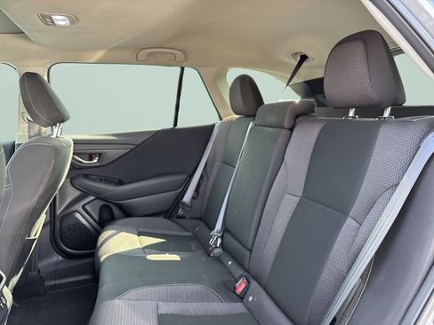 Used 2025 Subaru Outback Premium AWD/4WD image 18