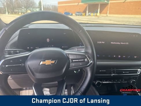 Used 2024 Chevrolet Traverse LT image 27