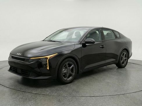 Used 2025 Kia K4 FWD image 3